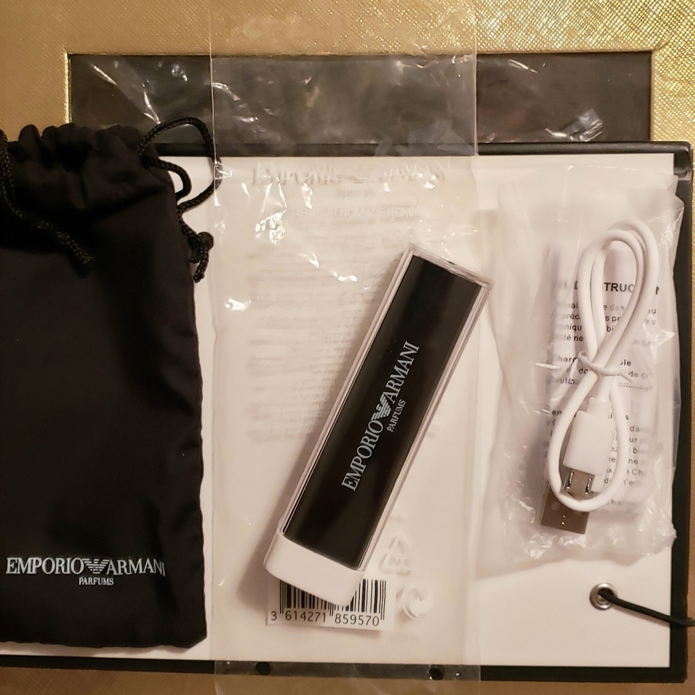 🆕️ Emporio Armani 3pc Portable Charger